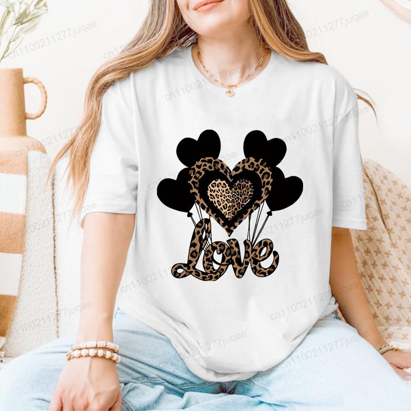 Leopard print women s T-shirt retro leopard print heart-shaped T-shirt round neck short sleeved casual street top XXS