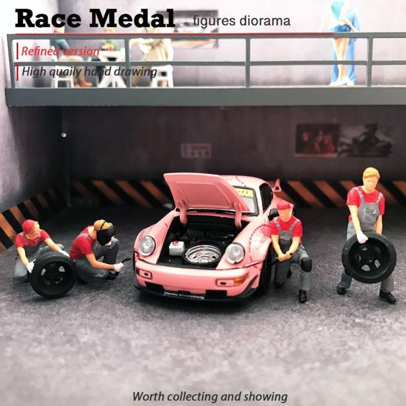 Repairman Figure Model 1:64 Scale Hand Painted Miniature Figure for Miniature Scenes Dioramas Props,Model Car Displays