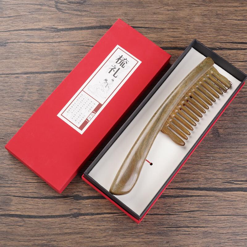 

Подарочный набор: расческа для массажа из зеленого сандала