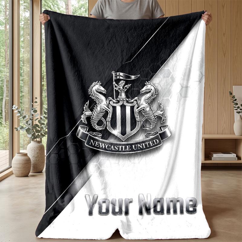 Coperta in Flanella Personalizzata con Nome Testo Newcastle United FC Logo Calcio Coperta in Pile Personalizzata Regalo Speciale per Divano Camera da Letto Casa