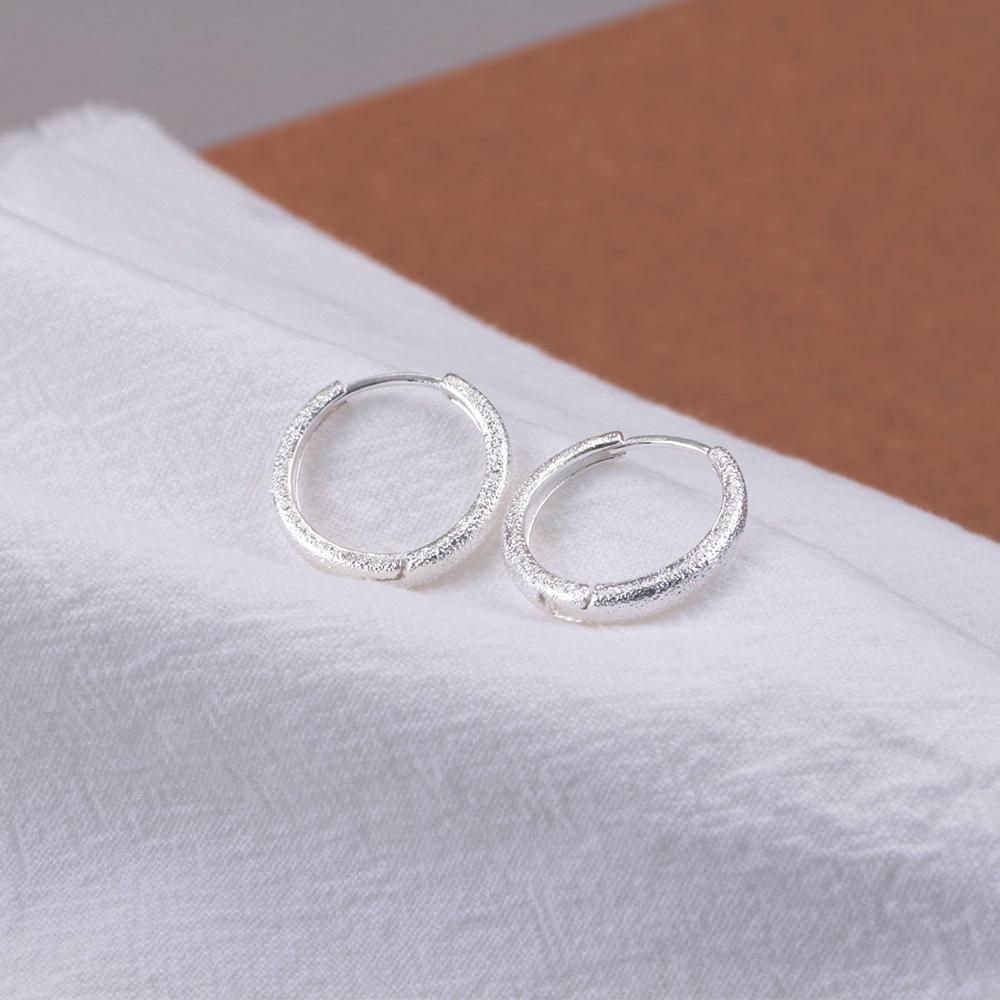 925 Sterlingsilber Kupfer 12MM-18MM Sternenfunkelnde Ohrringe Klassisch und modisch Geeignet für Frauen und Männer zu tragen Zirkon