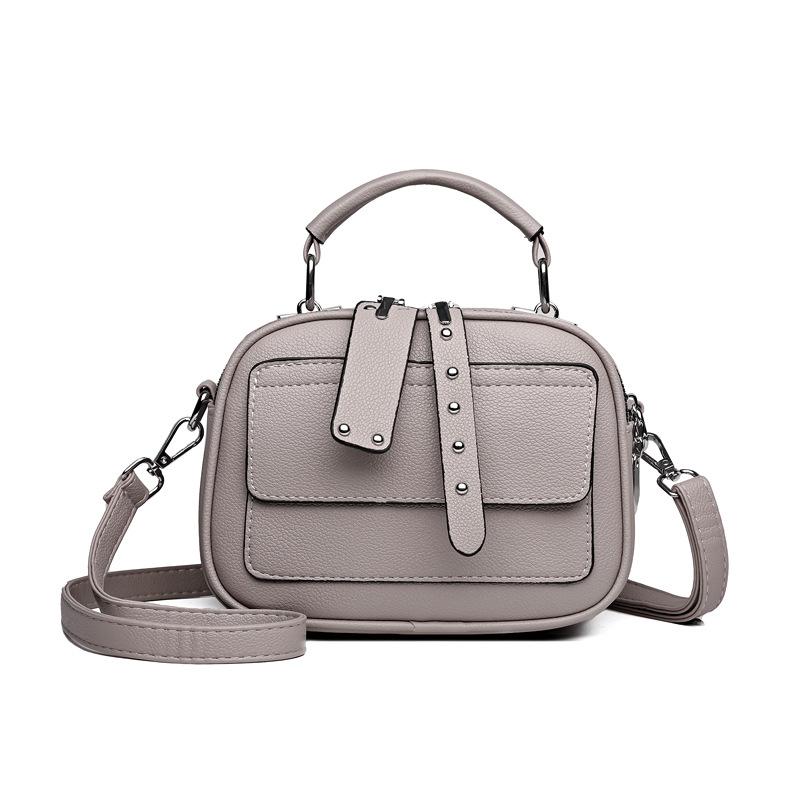 Stylish and simple portable messenger small square bag