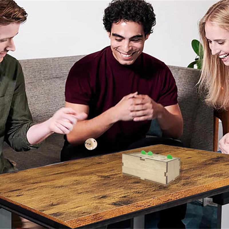 Παιχνίδι με Πένες Διασκεδαστικό Επιτραπέζιο Παιχνίδι Παίζει με Πένες Ξεφορτωθείτε τα Νομίσματα για να Κερδίσετε Παιχνίδι με Νομίσματα Ξύλινο Κουτί για 2-6 Παίκτες Απλό + Στρατηγικό Ζάρια