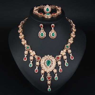 Ethnische Vintage Bohemian Halskette Schmuck Vierteiliges Set von Damen-Accessoires