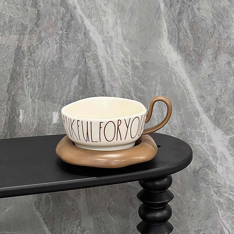 

English Alphabet Coffee Cup and Saucer Set High Value Afternoon Tea Mug Creative Home Office Ceramic Cups and Saucer 200ml коричневый