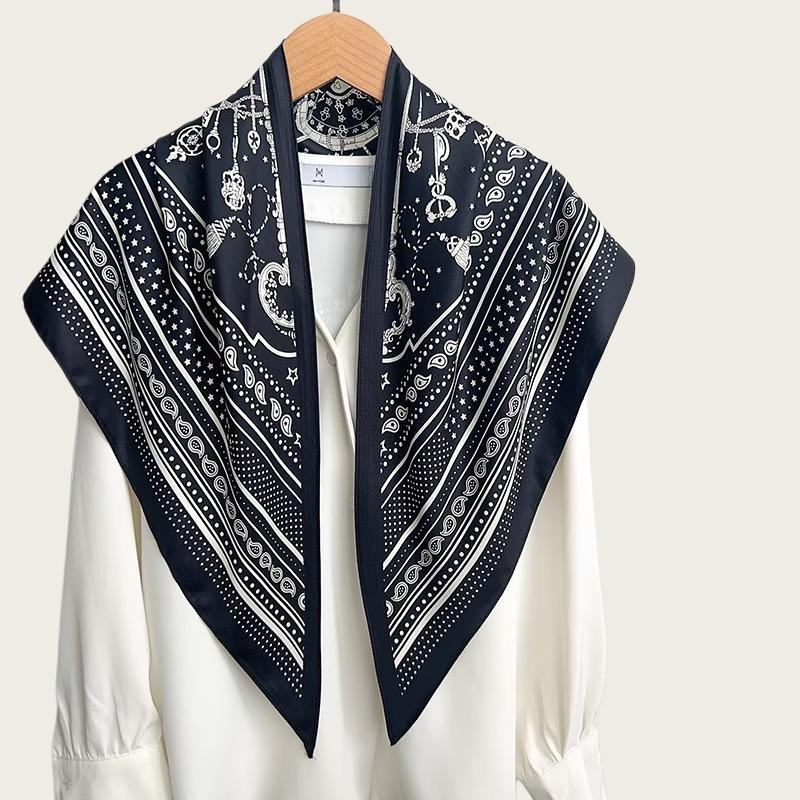 Twill silk triangular scarf, clothing accessories, cashew nut double-sided printed belt, versatile women's rhombus silk scarf, bag head, fart curtain.