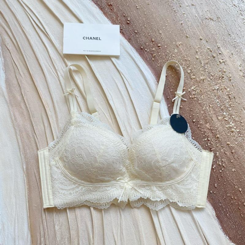 Underwear women's small breasts gather and show a large thickened cup, close the breasts, anti-sagging adjustment type sexy bra cover