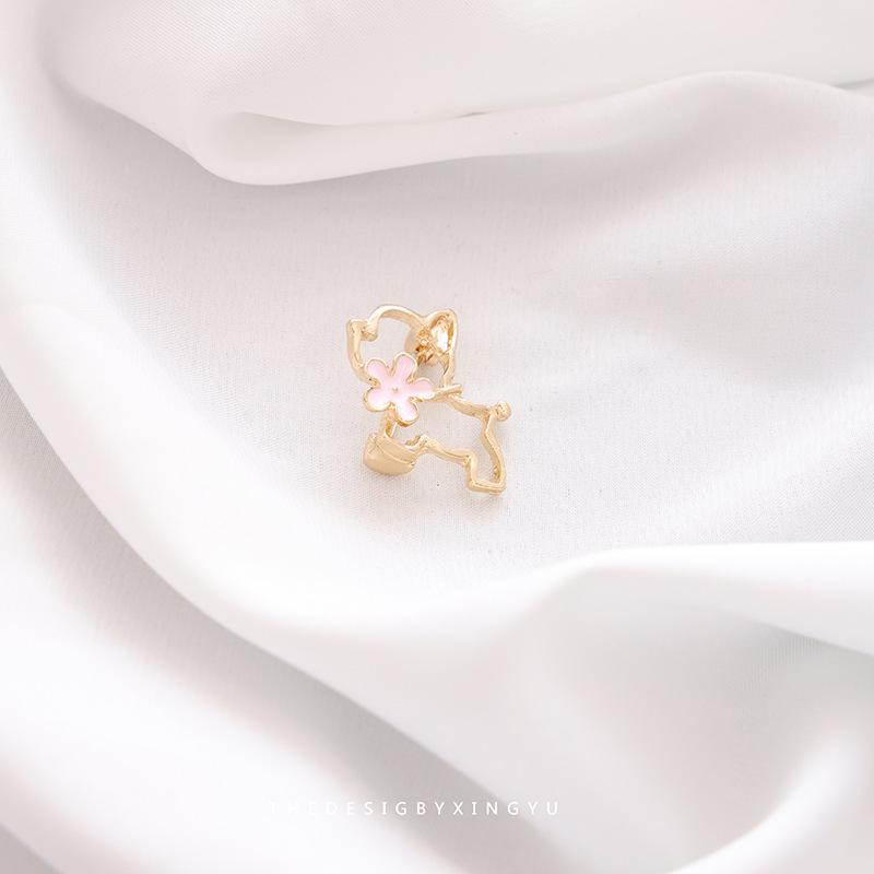 

Элегантная брошь-булавка в виде жемчужной бабочки – изысканный аксессуар для одежды