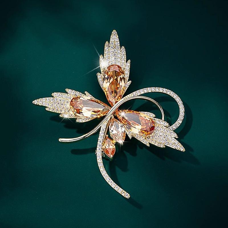 A Light Luxury and High-end Crystal Butterfly Brooch, An Elegant and Niche Brooch for Women's Coats and Suits