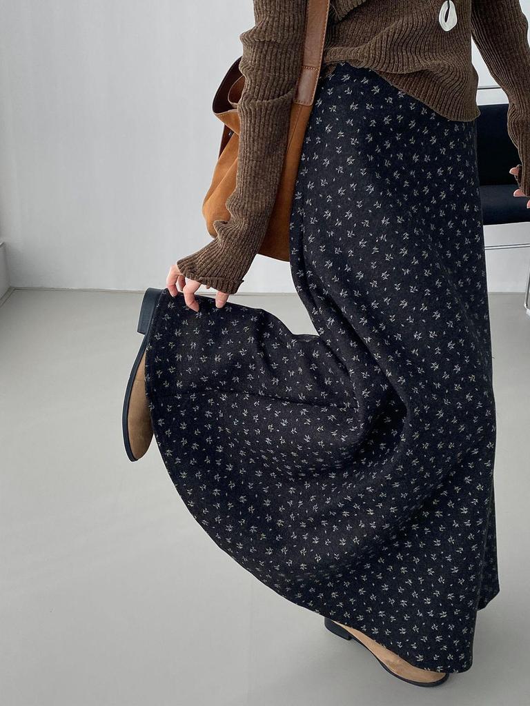 Retro Floral Korean Style High-Waisted A-Line Long Skirt with Wide Hem for Women - J8221