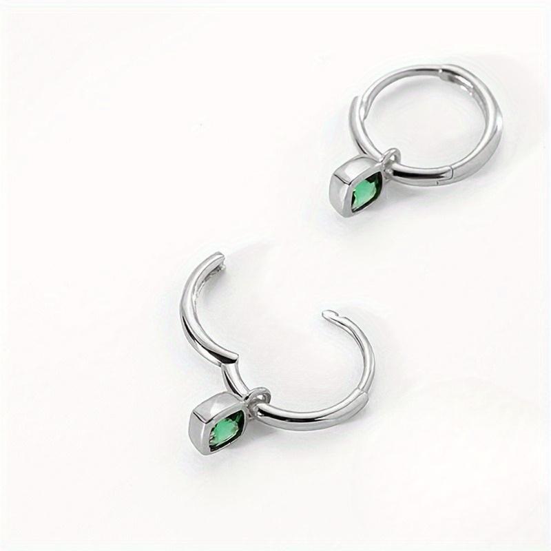 A Pair of Simple and Elegant Retro Geometric Green Square Earrings, Women's Earrings and Earrings, Preferred for Friends' Gatherings