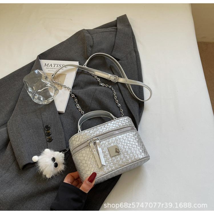 Woven Box Bag Niche Design 2025 New Shoulder Messenger Bag Women's Bag High-end Exquisite Chain Small Bag