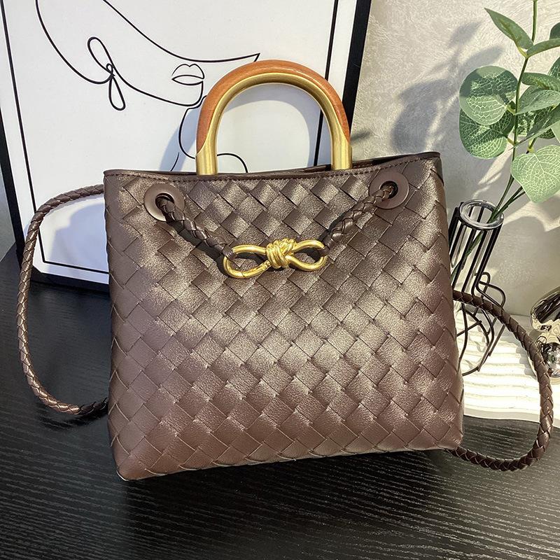 2025 Neue handgewebte Tasche Holzgriff Metallseil-Schnalle Tragetasche Retro Premium Schulter-Umhängetasche Damen