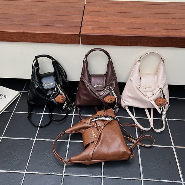 Portable casual handbag for short trips with one shoulder