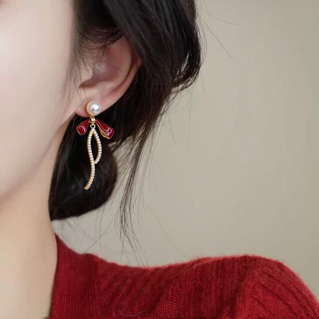 Natural freshwater pearl earrings, red pearl earrings, autumn and winter high-end feeling, New Year earrings