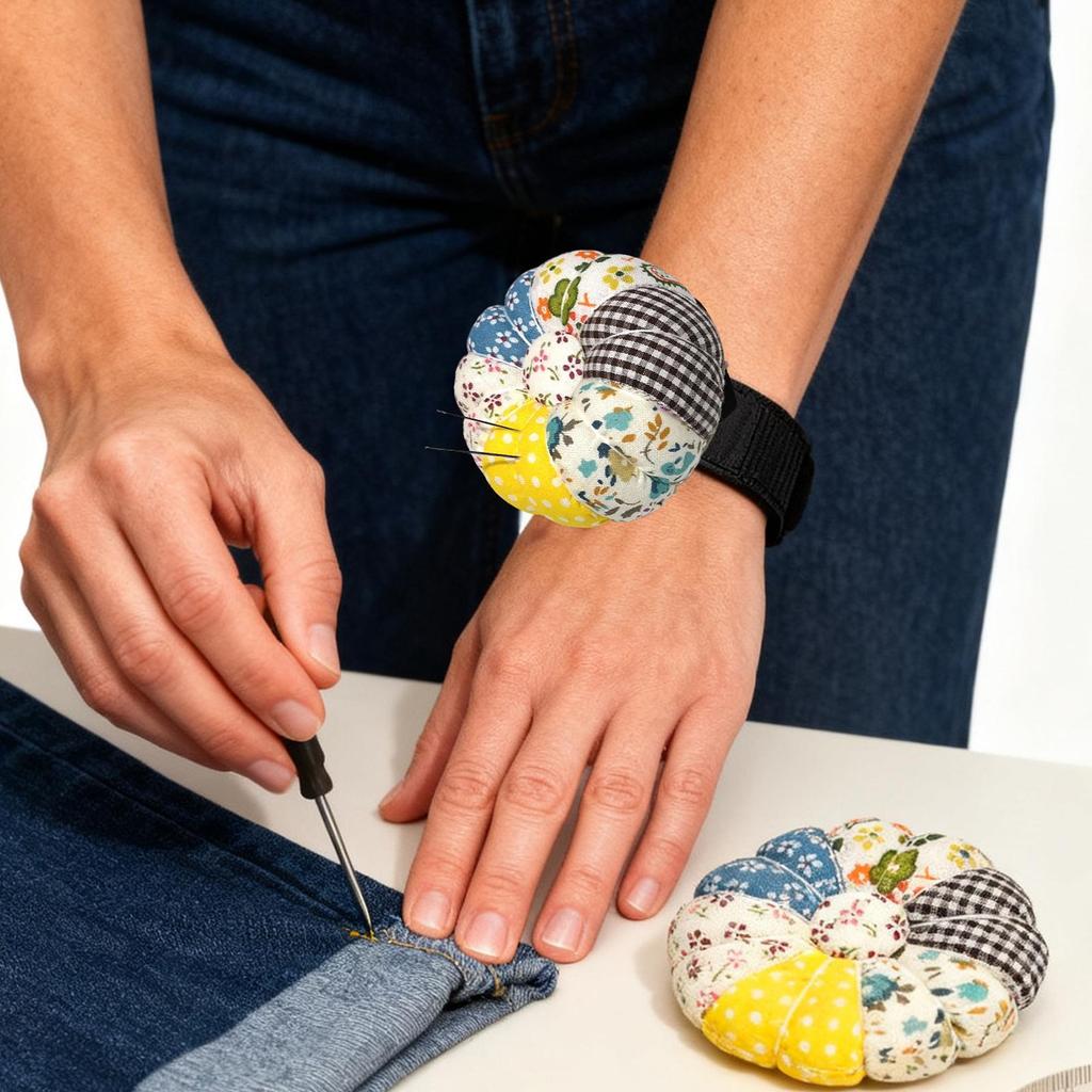 Sewing Pin Cushion 2-in-1 With Elastic Wristband Tool Organizer Cute Pumpkin Shape Pin Holder For Crafts Braiding Beginners