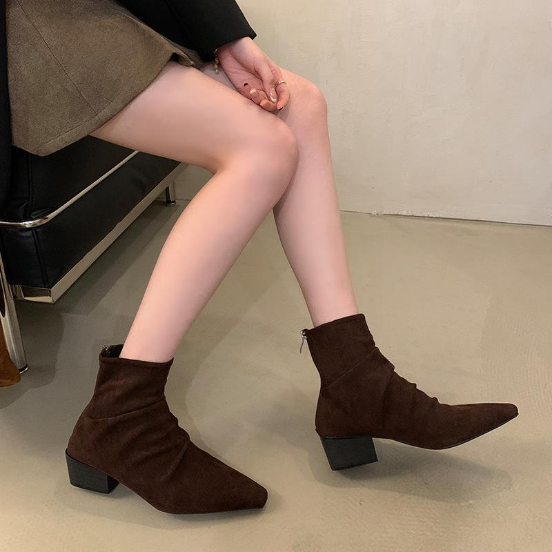 2025 nya matta mocka korta skaft franska veckade stapelstövlar dragkedja bak tjock klack mode retro western korta stövlar