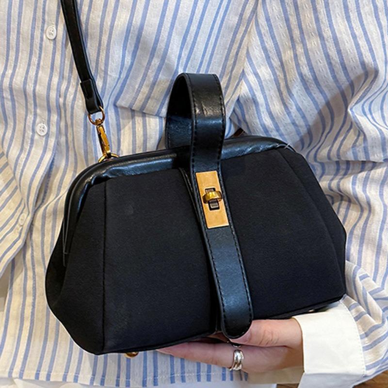 Autumn new small bag texture fashionable portable clip shell bag simple shoulder messenger women's bag
