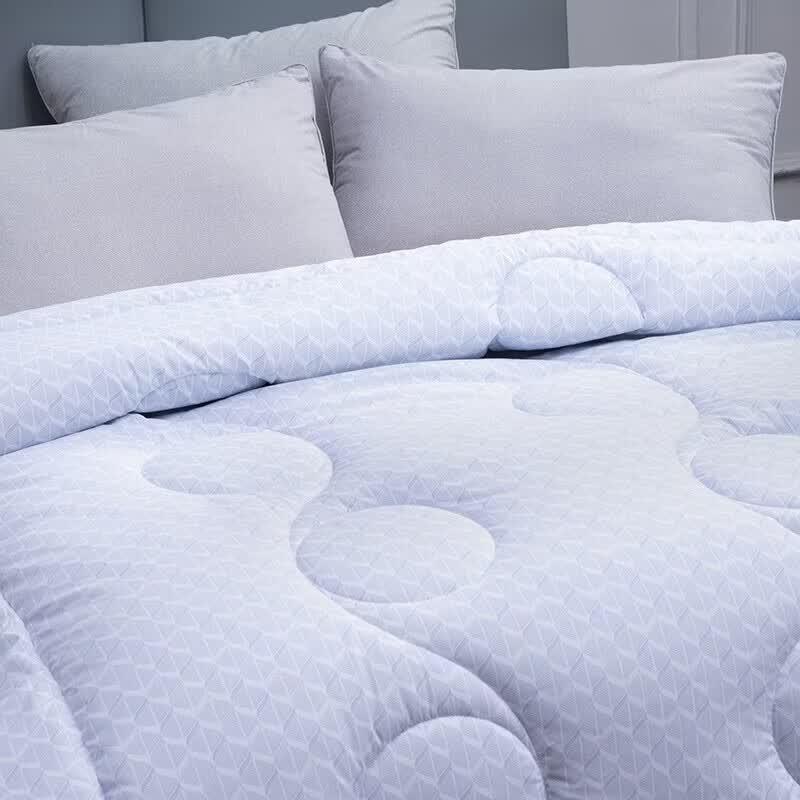 Mercury Home Textiles Seven-Hole Nano Pearl Fiber All-Season Duvet Insert