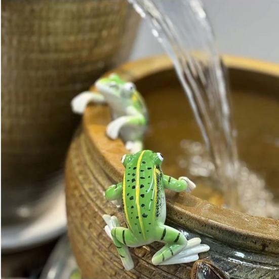 Niedliche Froschfigur Pflanzgefäß Dekoration Kleiner kletternder/liegender Frosch mit Blatt-Regenschirm Statue für Außenhof Terrasse Garten Dekor