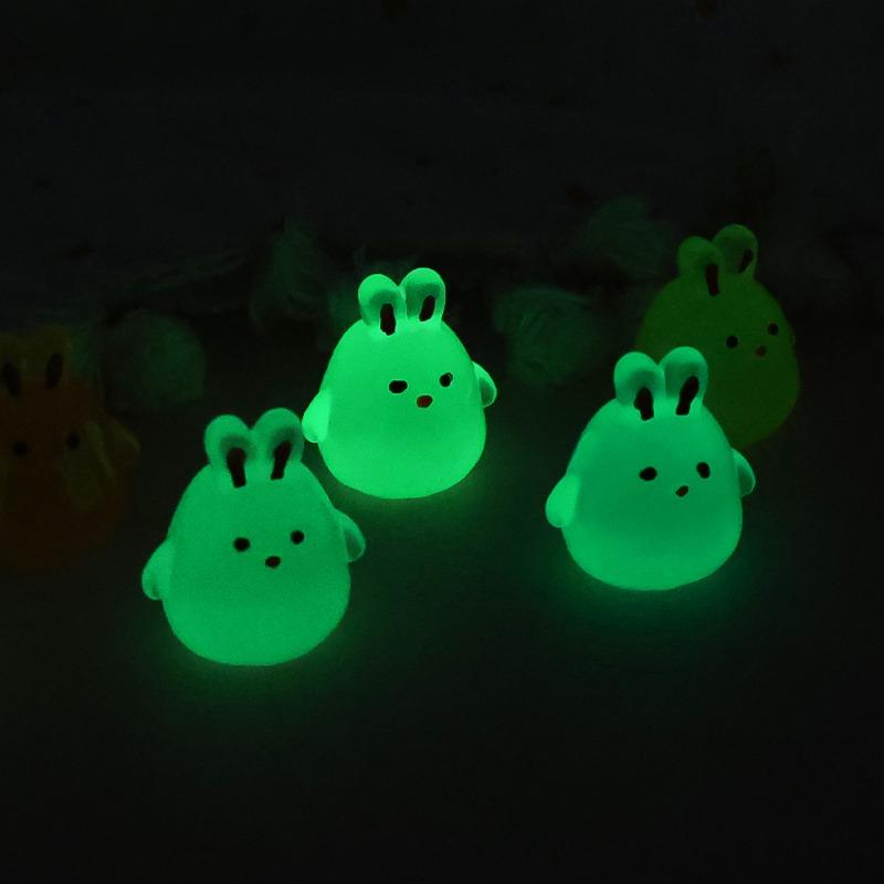 Świecące króliczki do samochodu Uniwersalne akcesoria dekoracyjne DIY na konsolę środkową, parapet okna Biurko Nocny wisiorek