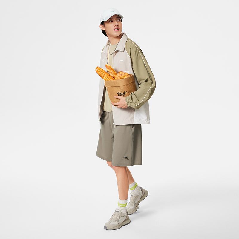 Li Ning Sports Lifestyle Series Solid Color Embroidered Logo Mid Waist Straight Casual Shorts Men shorts Pomegranate-Yellow AKSU699-6