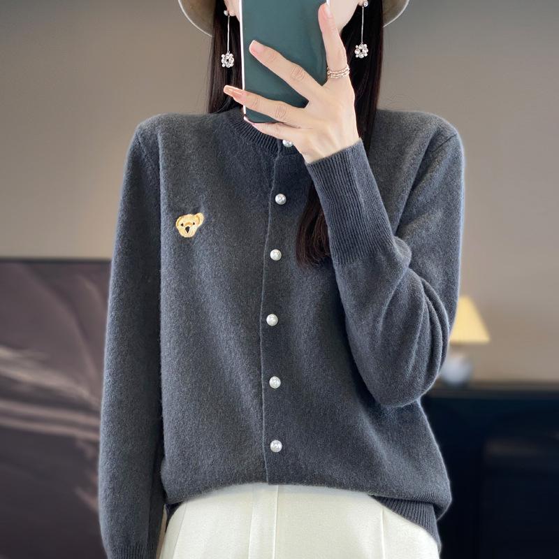 

Вязаный кардиган женский вышитый круглый вырез свитер маленькая рубашка куртка осенние свободные маленькие ароматные топы M темно-серого