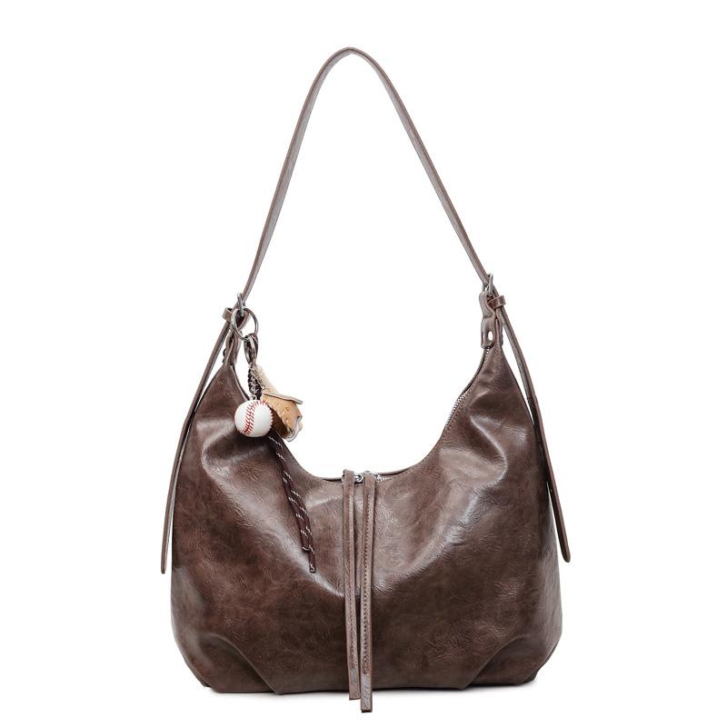 Soft PU Hobo Bag with Slouchy Design and Adjustable Strap Ideal for Everyday Use and Casual Outfits кофейный
