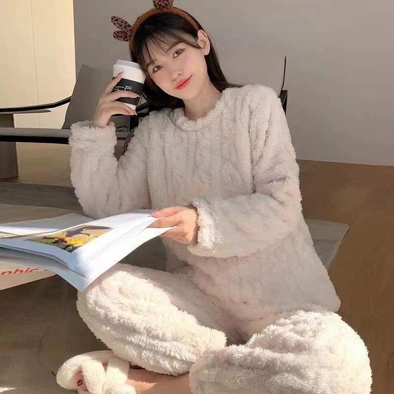 Coral Fleece Pajamas for Women In Winter, Thickened Jacquard Long Sleeved Home Clothes, Two-piece Set for Autumn and Winter, Loose and Warm Set