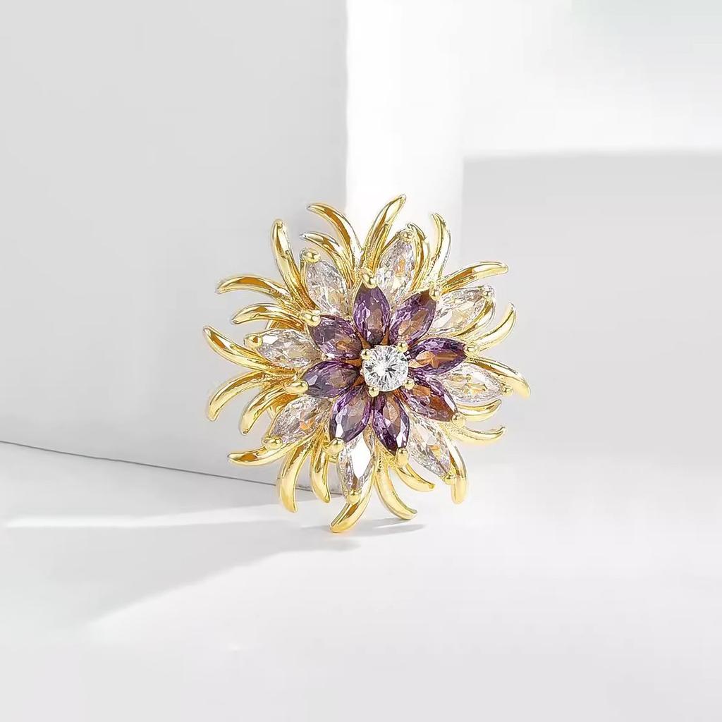 Flower Brooch, High-end Women's Brooch, Exquisite and Elegant, Luxurious Brooch, Summer Anti-glare Clasp