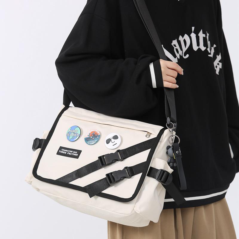 Herren Trendige Japanische Minimalistische Umhänge- und Schultertasche - Stilvolle Studenten Messenger Bag mit Kostenlosem Versand