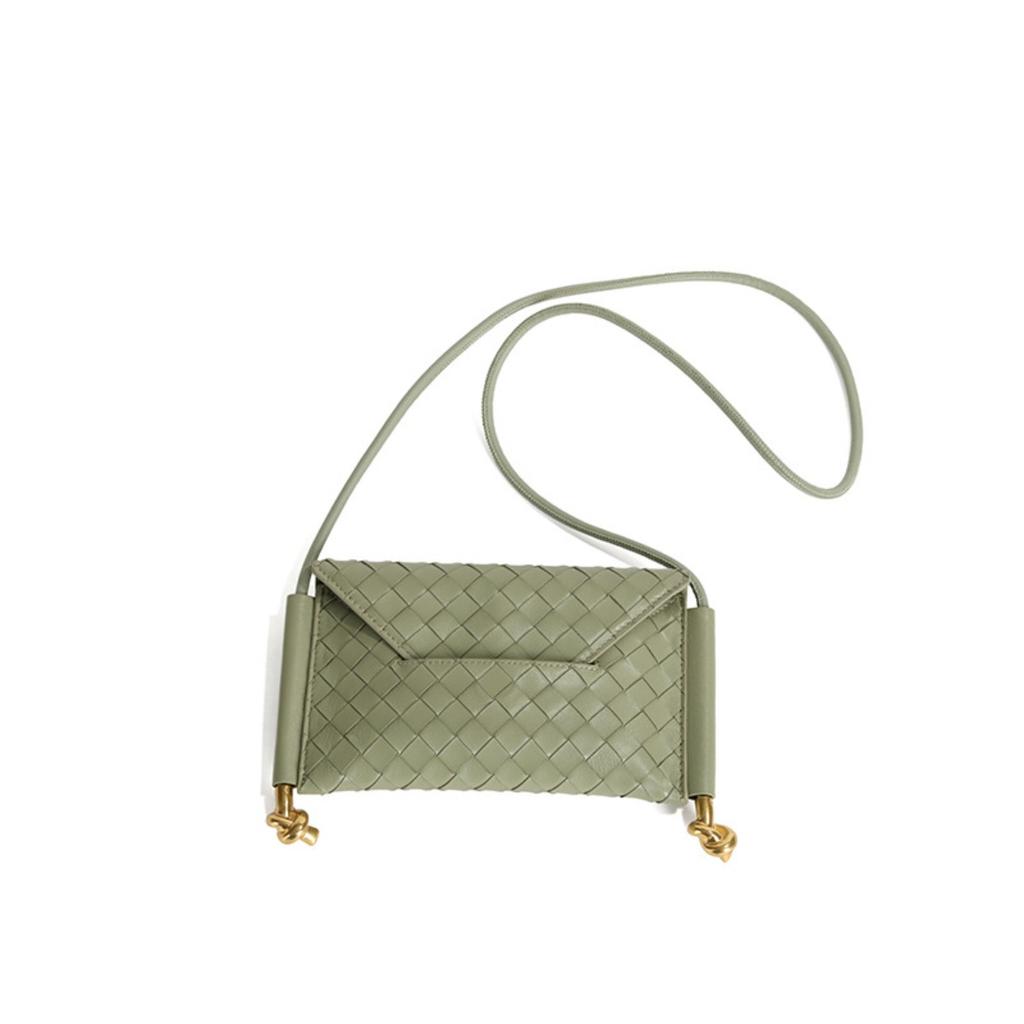 Autumn and winter small fragrant style versatile woven bag simple casual shoulder envelope bag fashionable commuter flip sheepskin bag women