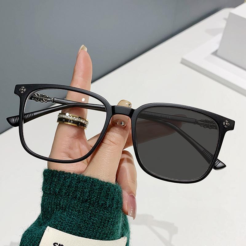 Trendy Chrome Hearts Style Anti-Blue Light Photochromic Glasses for Students & Influencers