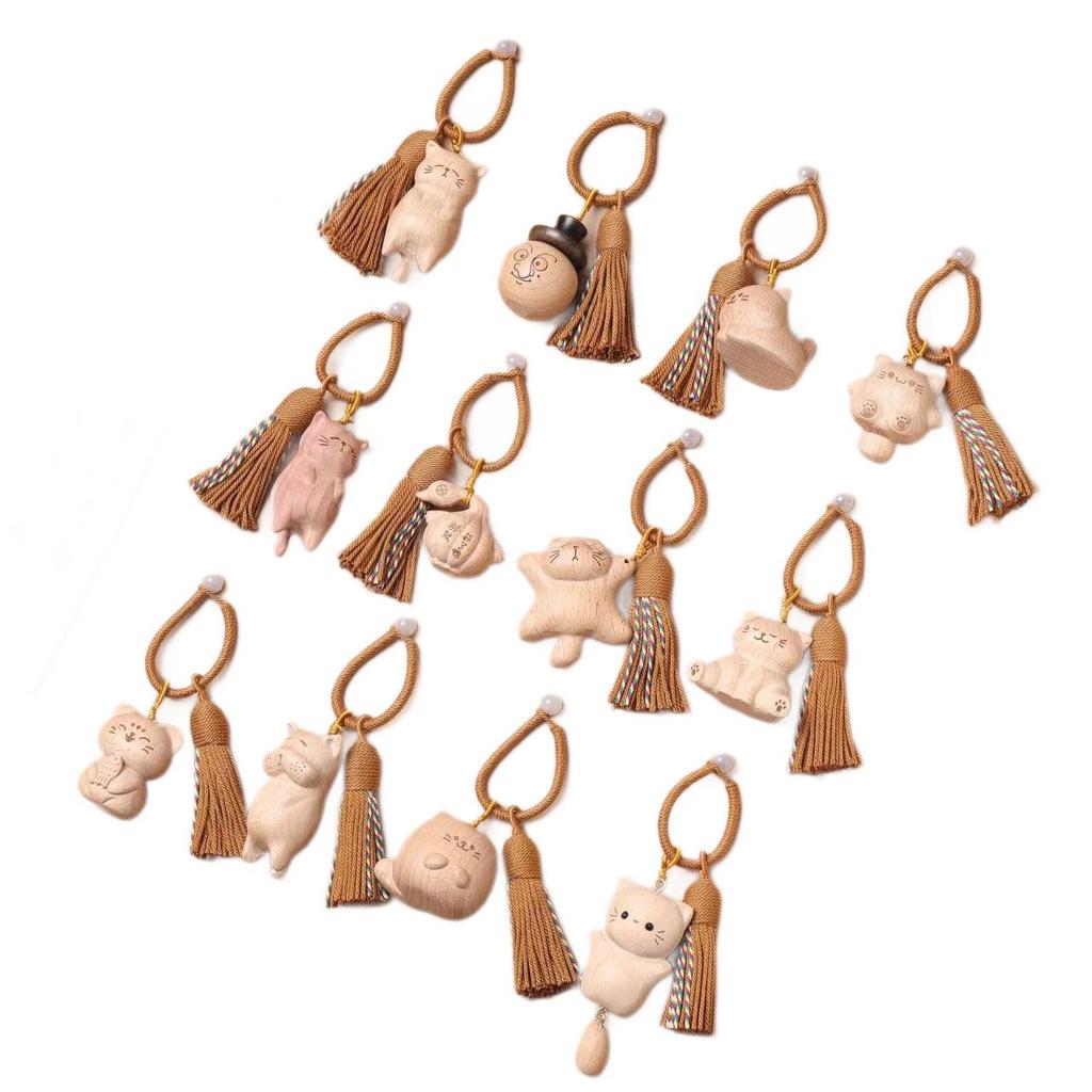Beech Wood Lucky Cat Tassel Keychain – Cute Wooden Cat Pendant & Bag Ornament Gift