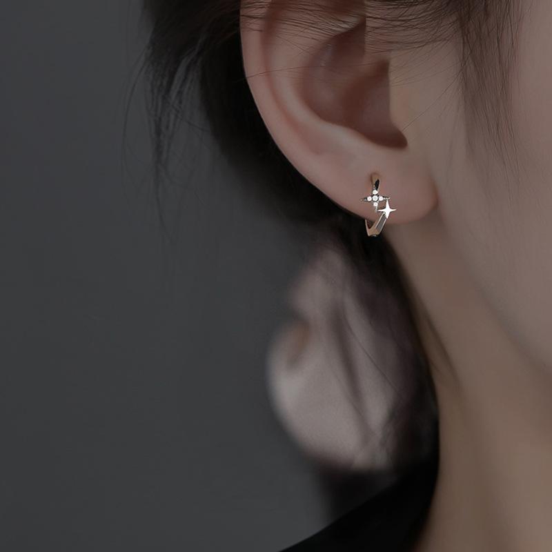 Star Ear Buckle Earrings Women'S Niche Design Sense Temperament Simple Lucky Tetragonal Star Earrings Tide