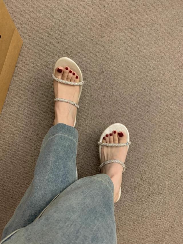 

Flat-bottomed rhinestone fashion sandals summer French sweet yellow open-toed vacation beach cool slippers women s shoes 40 шампанського