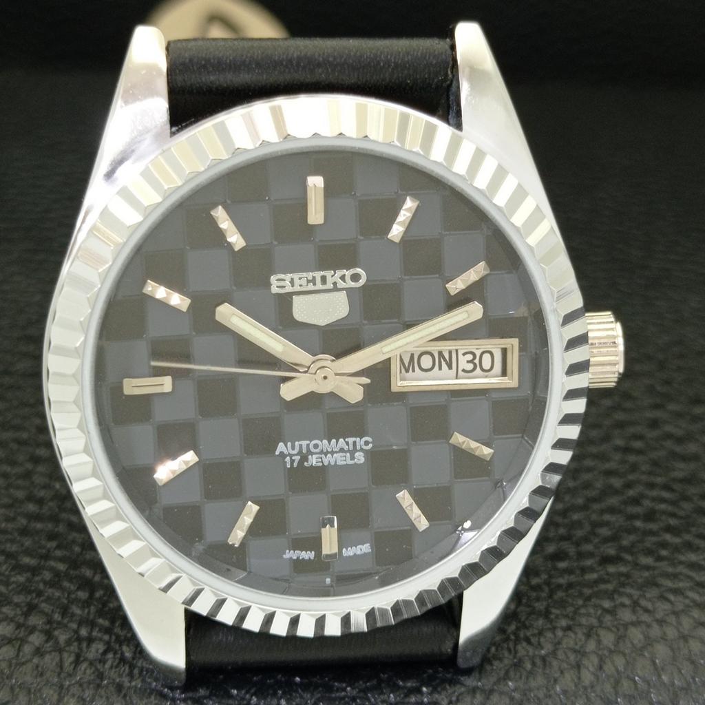 AUTOMATIC VINTAGE REFURBISHED SEIKO 5 JAPAN MENS BLACK DIAL WATCH a440345-9 Sk-a440345-1