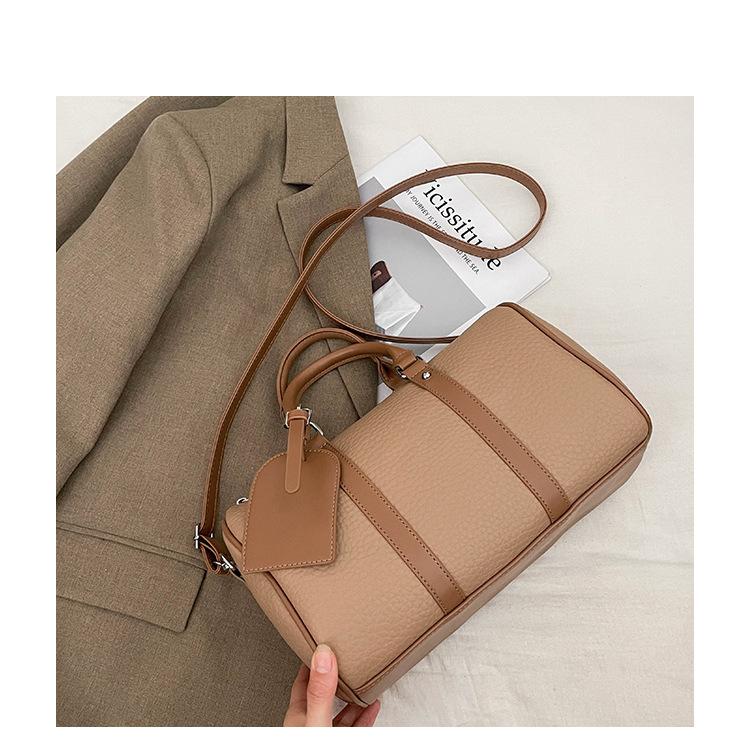 

Ретро ручная сумка-бостон из кожи с узором личи, сумка-мессенджер, женская новая 2025 года, нишевая контрастная сумка-подушка высокого класса легкие хаки