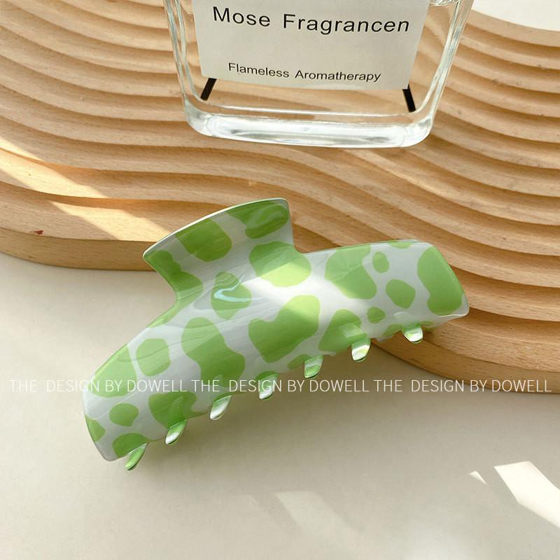 

Oversized Stylish Pvc Hair Claw Clipper With Elegant Geometric Design For Women Green Spot