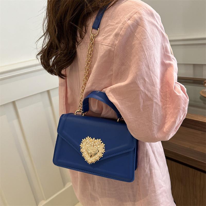 Chic Pu Leather Shoulder Bag For Women Trendy Lock Chain Crossbody Bag 2024