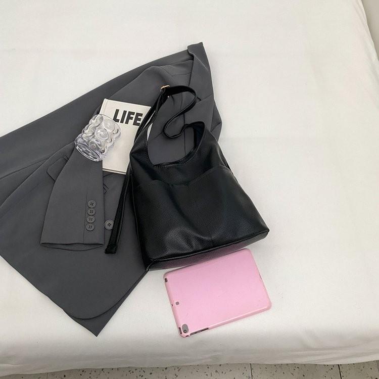 Stylish Large Capacity Pu Tote Bag For Women With Casual Chic Design For Everyday Use