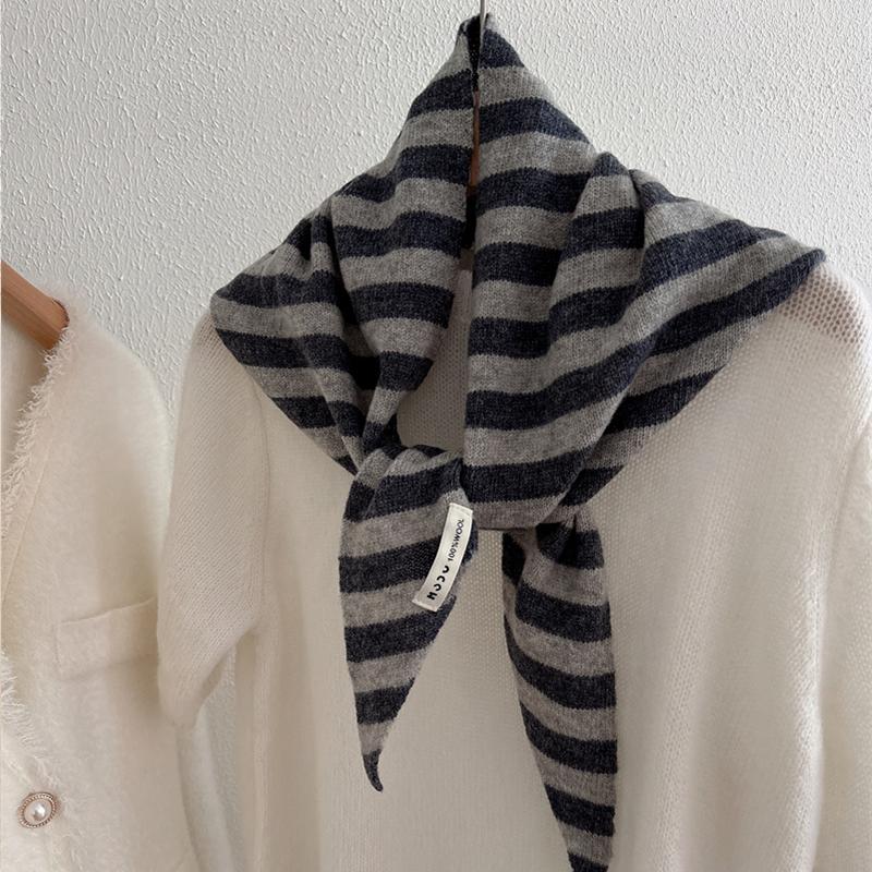 British Korean Triangle Scarf  Niche Wool  Triangular Scarf Women Headscarf Knitted Scarf Multi-functional Warm Knitted Scarf