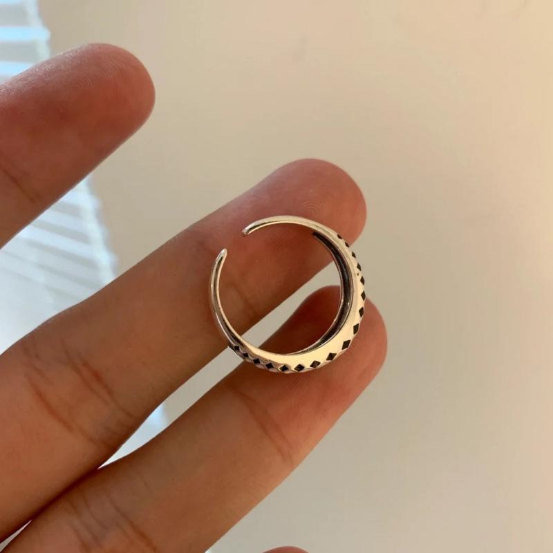 Women s Trendy Plaid Open Ring: Individualistic Niche Design, Light Luxury, High-End Feel Adjustable Open