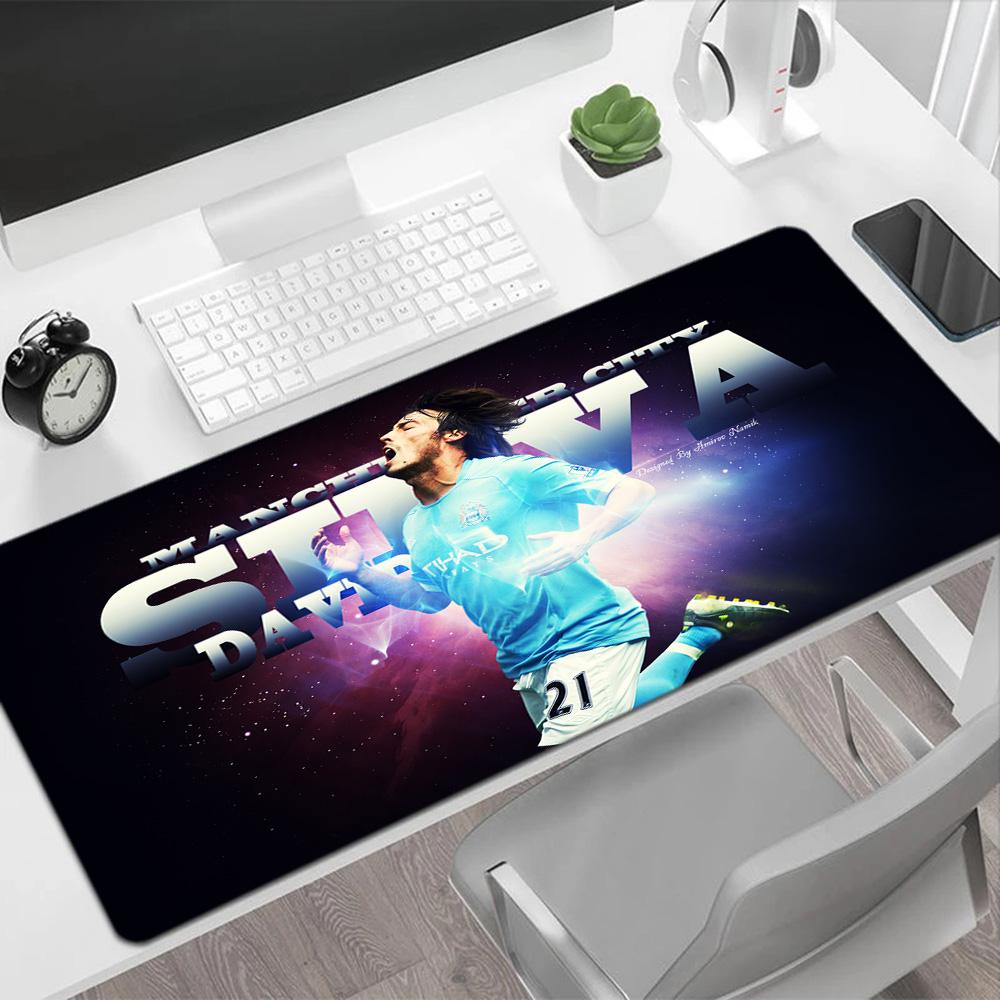 Football Player Action Large Mouse Pad Desk Mouse Pad Desktop Mouse Pad Non-Slip Rubber Base Computer Decor Item Office Use