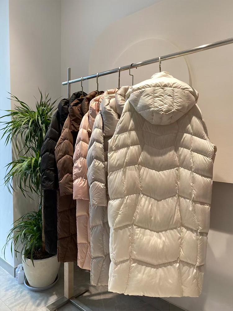 Γυναικείο μοντέρνο χοντρό λευκό παλτό με κουκούλα και πούπουλα - Ζεστό, χειμερινό πανωφόρι με χαλαρή εφαρμογή