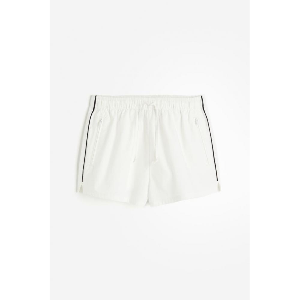 

Кремовые шорты без застежки с отделкой окантовкой HM