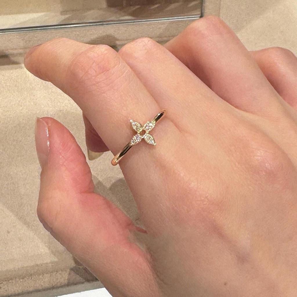 Verstellbarer Damenring mit vierblättrigem Klee und Strasssteinen, zweilagig - Elegant, Vielseitig und Super Glänzend