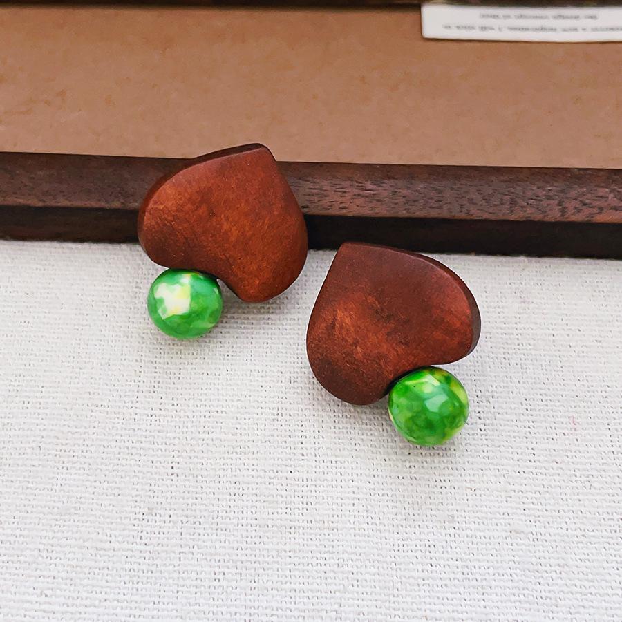 European and American Silver Needle Geometric Wood Pleated Stud Earrings Cool Dark Wind Earrings Light Luxury High-end Earrings