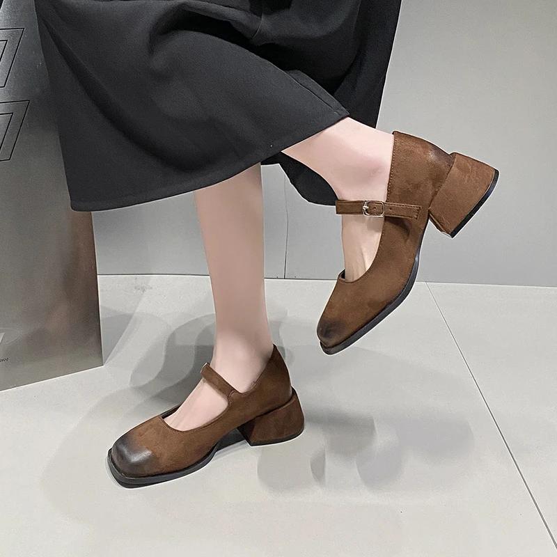 Μόδα Γυναικεία Ρετρό Τσόκαρα Μυτερή Γόβα Ψηλοτάκουνα 2024 Καλοκαίρι και Φθινόπωρο Νέο Στυλ Μοντέρνα Casual Άνετα Παπούτσια Χαμηλού Πάνω Μέρους