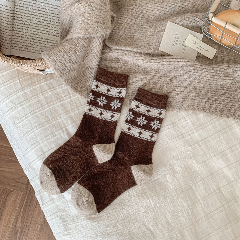 Wool Socks for Women, Autumn and Winter Stars, Versatile Mid-calf Socks, Thickened and Warm, Trendy Pile Socks for Women
